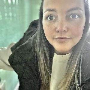 Meet your Posher, Caslyn